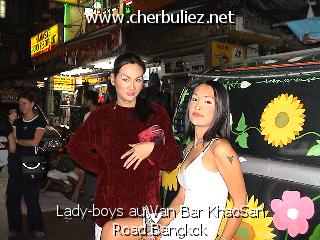 légende: Lady-boys au Van Bar KhaoSan Road Bangkok
qualityCode=raw
sizeCode=half

Données de l'image originale:
Taille originale: 156354 bytes
Temps d'exposition: 1/50 s
Diaph: f/240/100
Heure de prise de vue: 2002:10:12 22:36:23
Flash: oui
Focale: 42/10 mm
